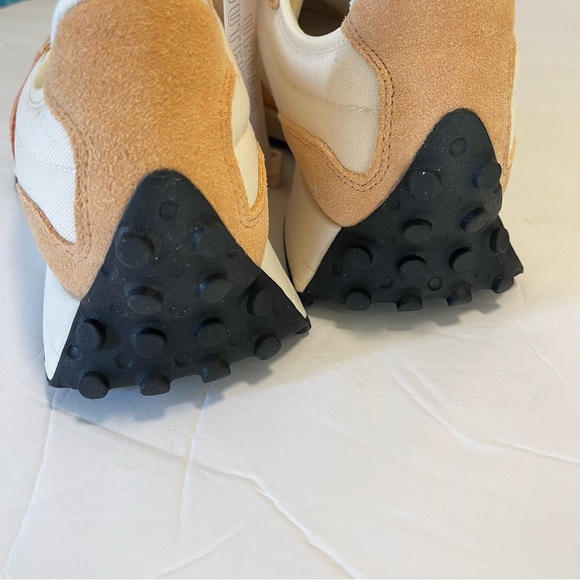 New Balance Sneakers 327 men MS327WC Size 9.5 New With Tags Macadamia - Picture 7 of 13